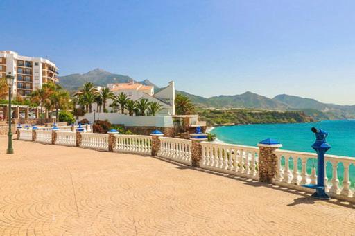 Capistrano Village B, 1 Bedroom + Free Wi-Fi Nerja Luaran gambar