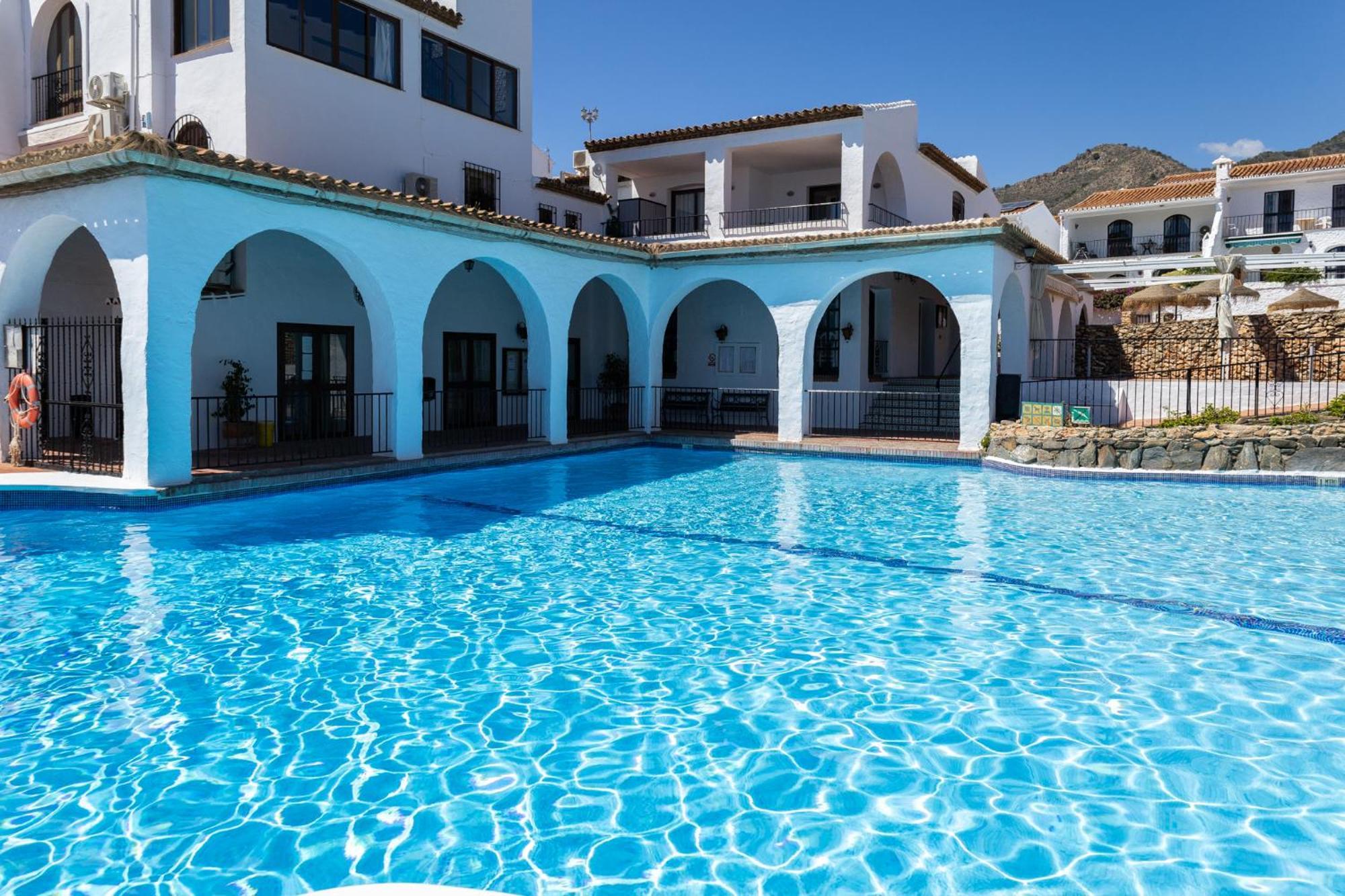 Capistrano Village B, 1 Bedroom + Free Wi-Fi Nerja Luaran gambar