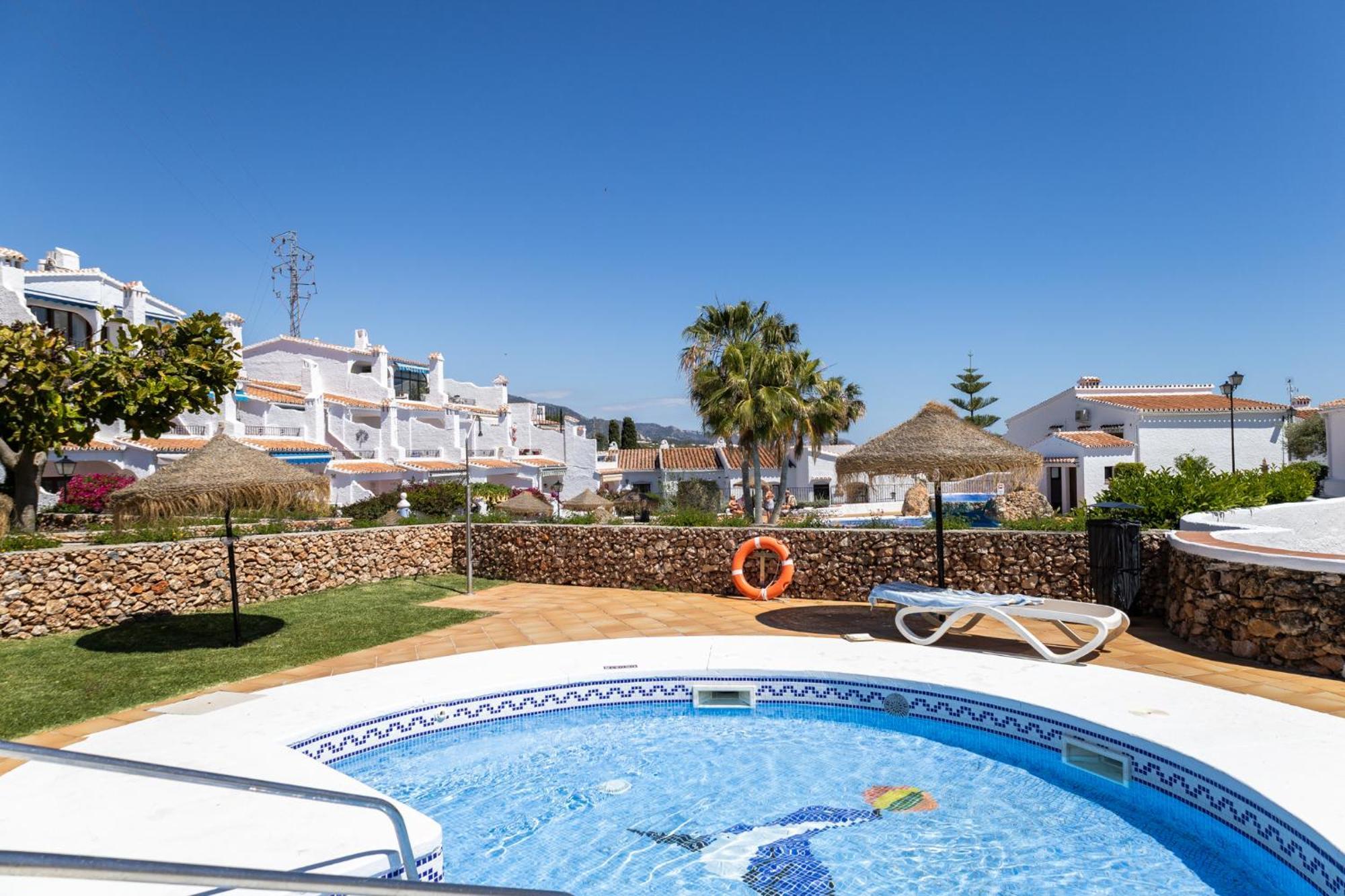 Capistrano Village B, 1 Bedroom + Free Wi-Fi Nerja Luaran gambar