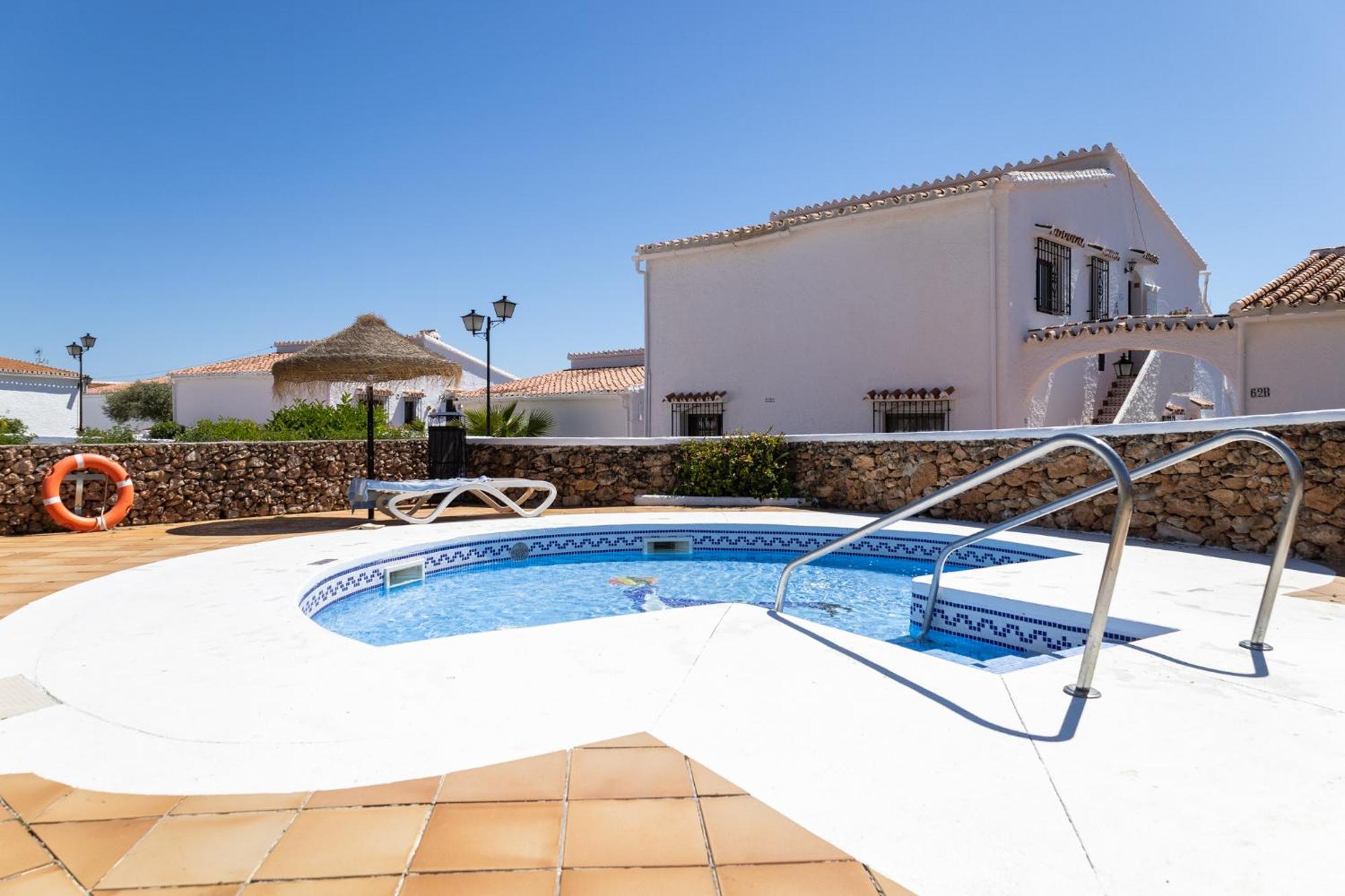 Capistrano Village B, 1 Bedroom + Free Wi-Fi Nerja Luaran gambar
