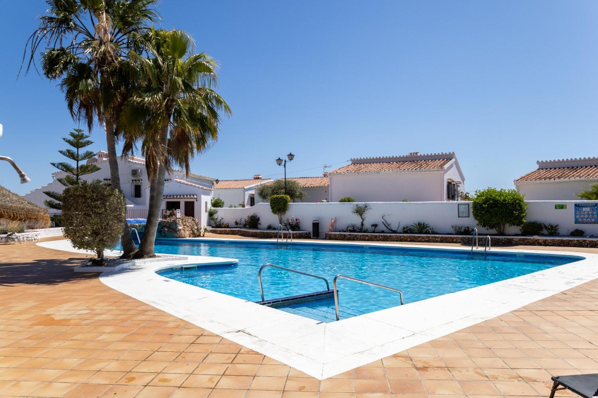 Capistrano Village B, 1 Bedroom + Free Wi-Fi Nerja Luaran gambar
